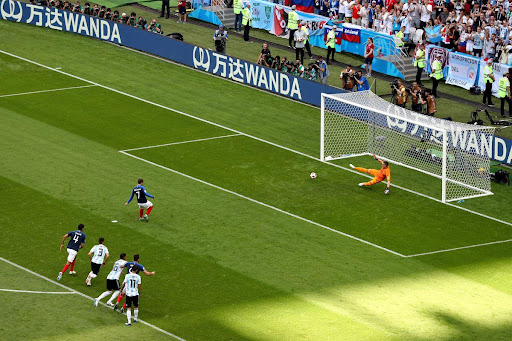 Soi kèo penalty một cách thận trọng